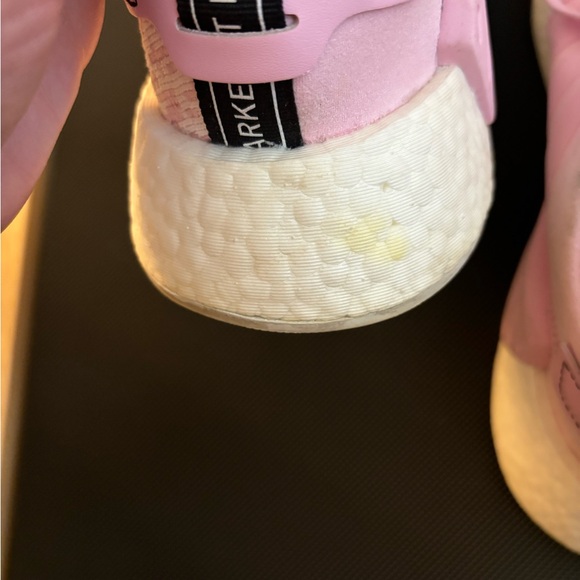 Adidas Women’s NMD R2 Wonder Pink - Picture 5 of 6